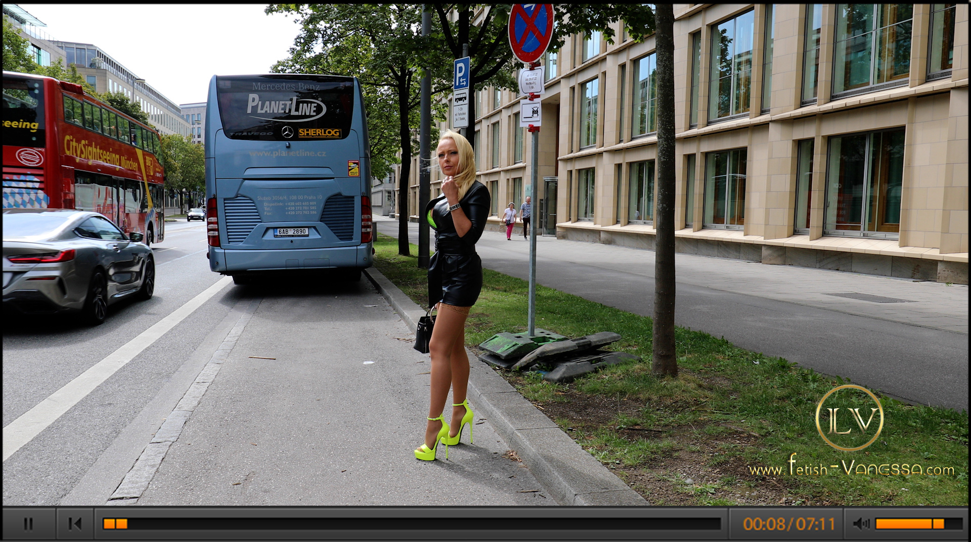 A different wind is blowing in Munich today.
Some of you already know my awesome neon lingerie from my OnlyFans page.
For the city I wore a sinful leather dress over it.
You want to see the complete neon look?
No problem, on my OnlyFans page you can let your fantasies run wild.
Your thoughts are more about that sexy leather dress?
Then do not hesitate and satisfy your greed in the members area.
Lady Vanessa